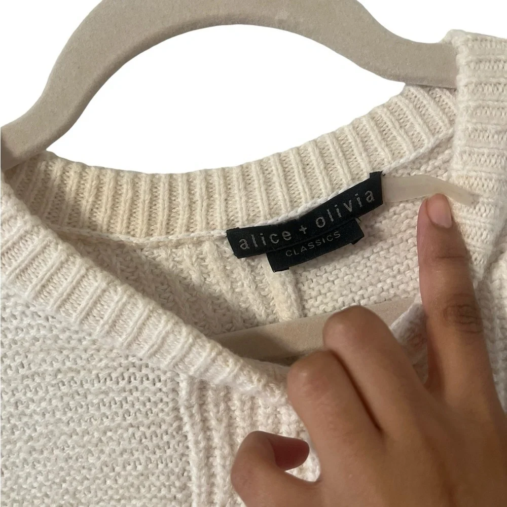 ALICE + OLIVIA Off White Wool Sweater Pullover Top